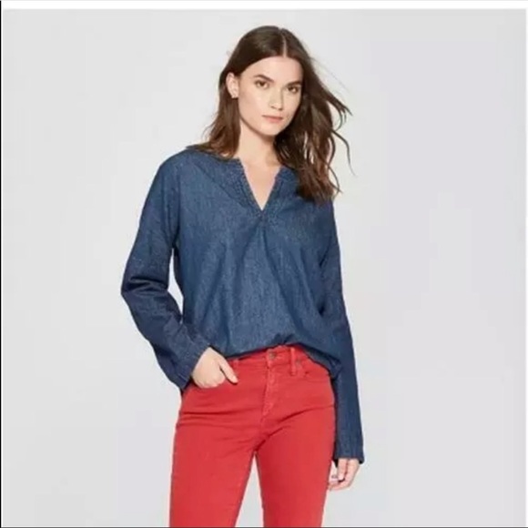 🆕 Women’s NWT Dark denim shirt. XL but fits more like Large size - Picture 1 of 5